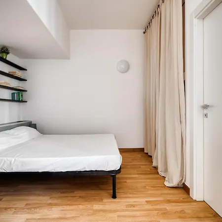 Hostmate - - Lunigiana - Stazione Apartament *