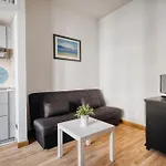 Hostmate - - Lunigiana - Stazione Apartmán Milán