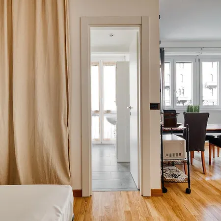 Hostmate - - Lunigiana - Stazione 밀라노