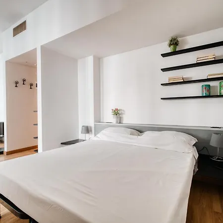 Hostmate - - Lunigiana - Stazione 밀라노